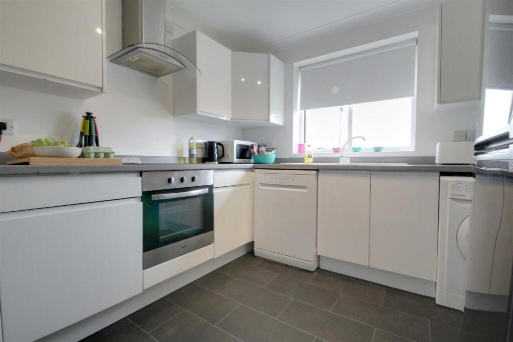 The Firs - Apartment Next To Beach & Forest - Pets Are Free Бартон-он-Сі Екстер'єр фото