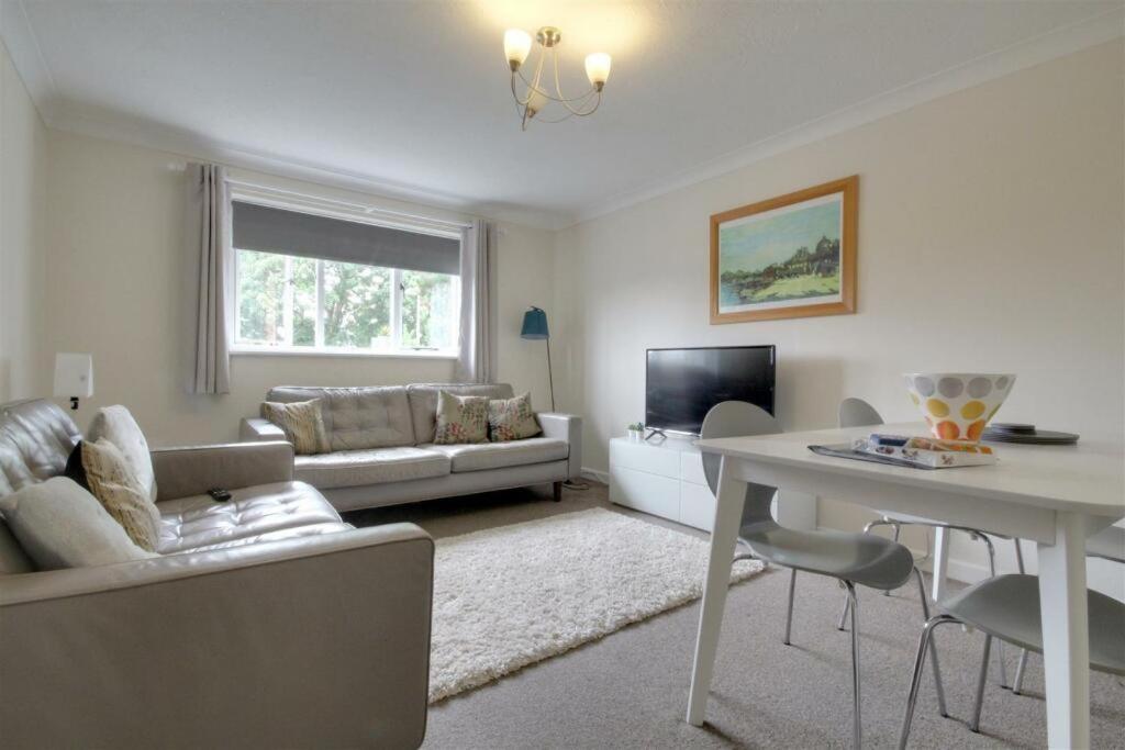 The Firs - Apartment Next To Beach & Forest - Pets Are Free Бартон-он-Сі Екстер'єр фото